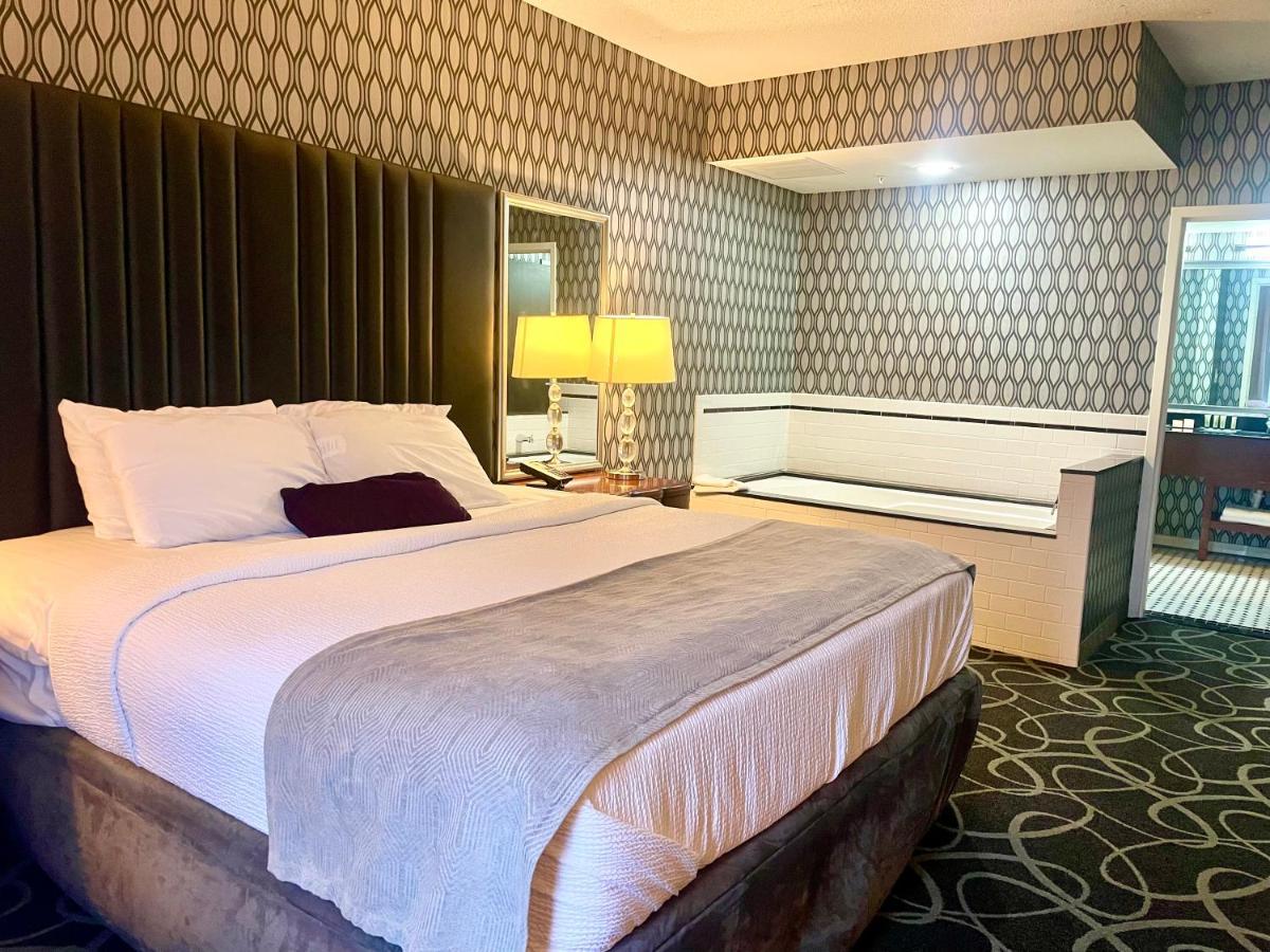 Park Manor Hotel Clifton Park Exteriér fotografie A room at the Hilton Garden Inn in San Francisco