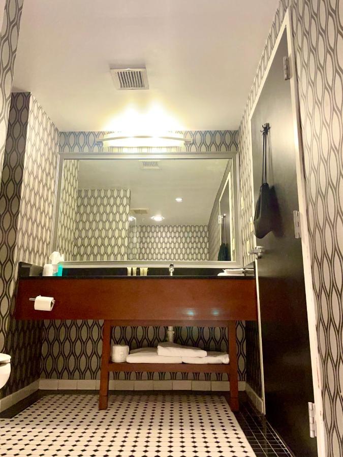 Park Manor Hotel Clifton Park Exteriér fotografie Bathroom