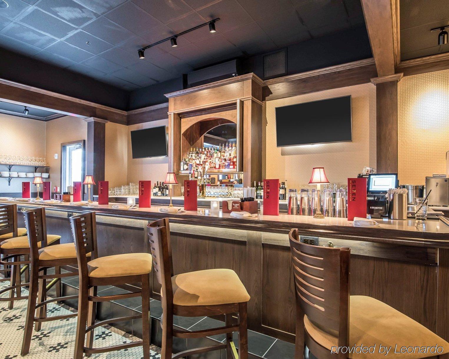 Park Manor Hotel Clifton Park Exteriér fotografie The bar at the restaurant