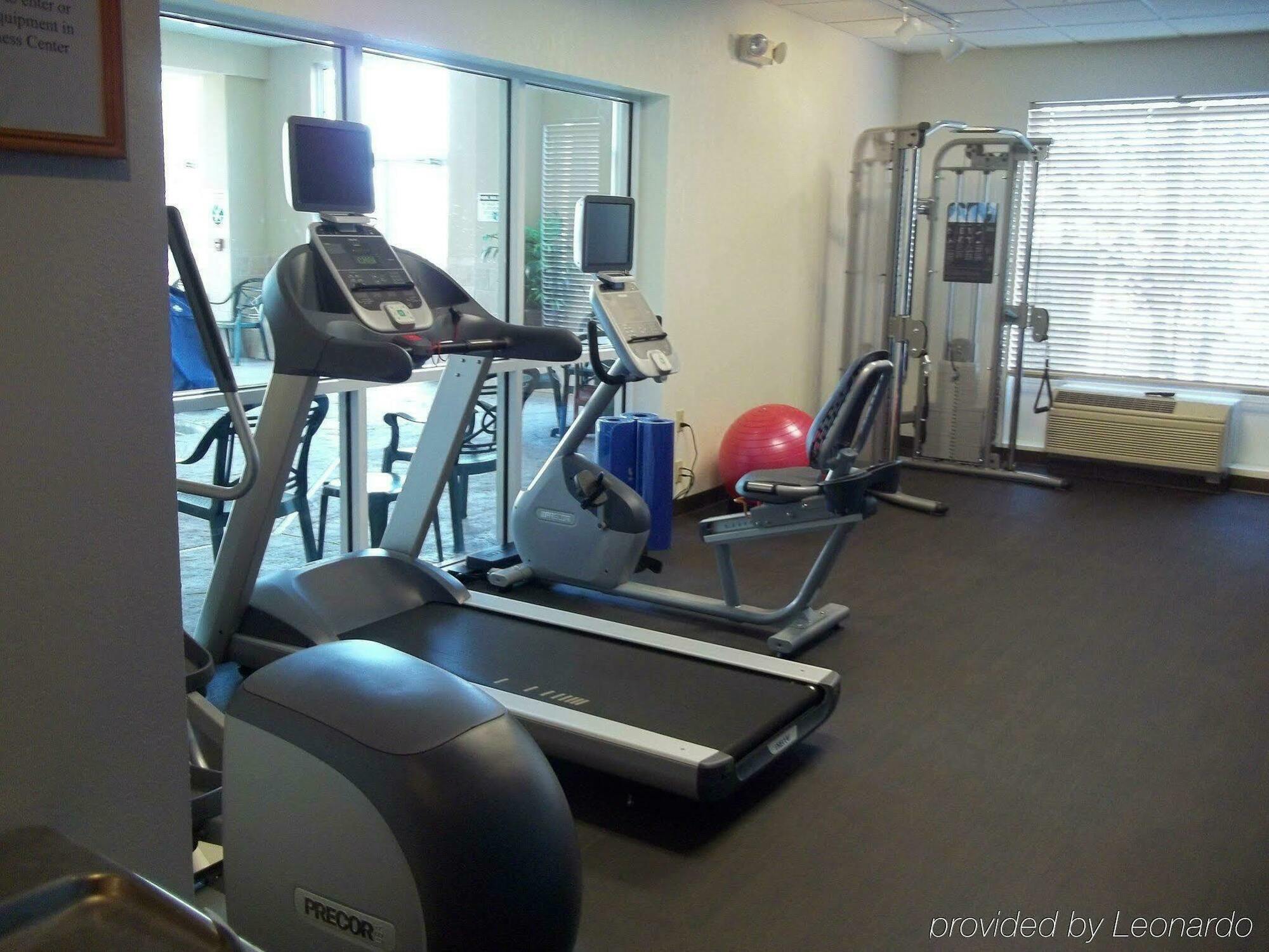 Park Manor Hotel Clifton Park Exteriér fotografie A typical gym
