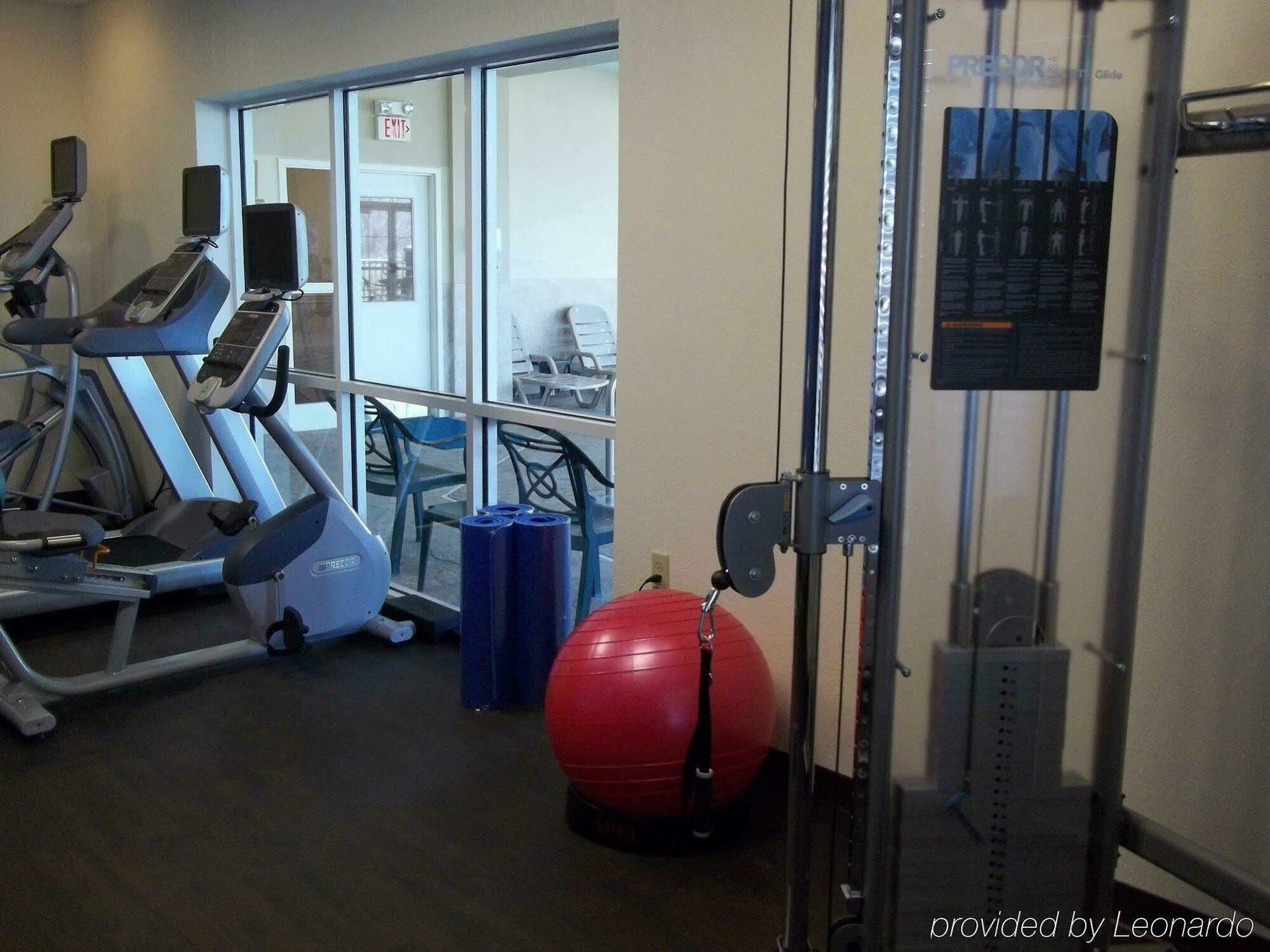 Park Manor Hotel Clifton Park Exteriér fotografie A typical fitness center